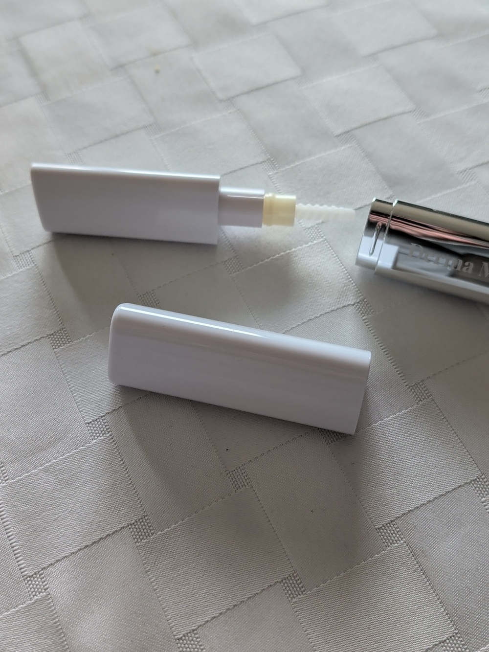 Derma Muse Color Changing Foundation Sticks - Picture 2 of 4